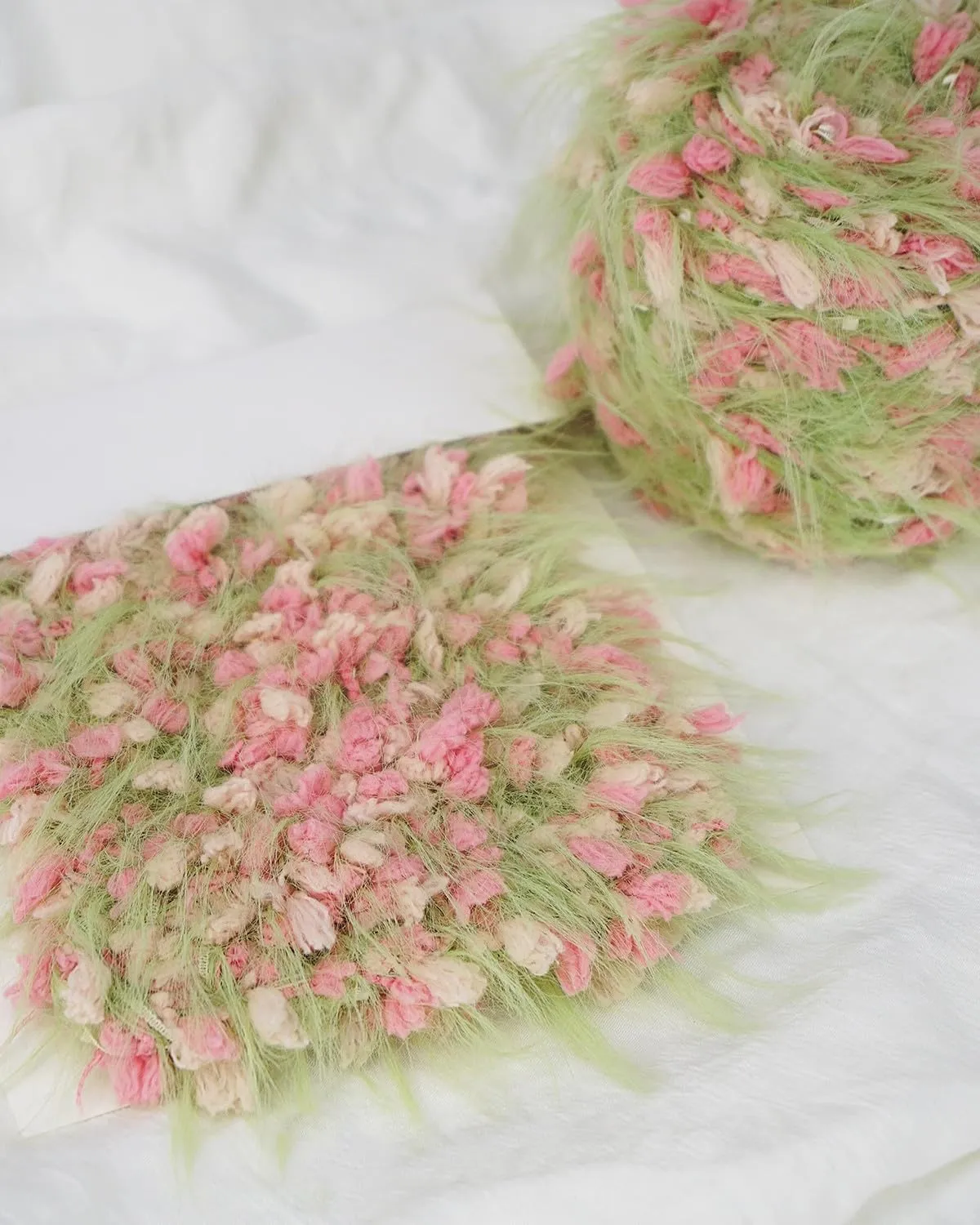 200g Mixed Knitting Yarn Colorful Flower Thread Colorful Handmade Yarn for Knitting Crocheting Clothes Bag Crafts DIY Jewelry Making, Set of 2 Rolls