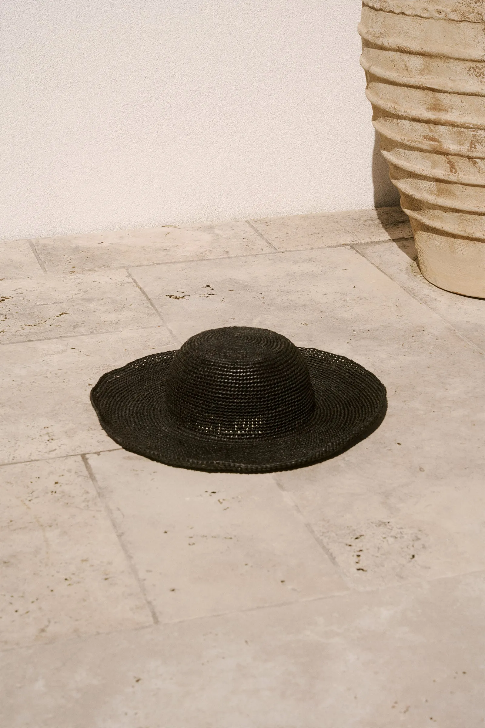 Amalfi Wide Brim Hat - Black
