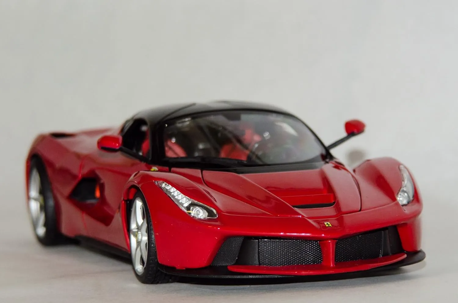 Bburago 1:18 FERRARI Signature Series LAFERRARI Diecast Car Red 18-16901RD