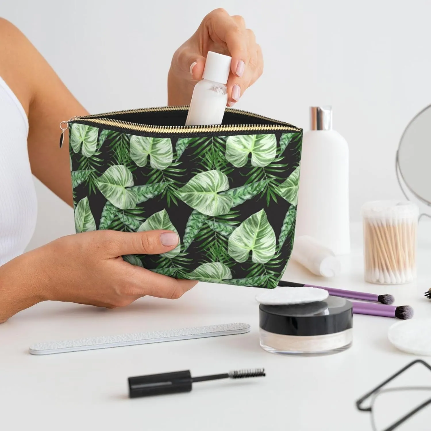 Green Exotic Tropical Palm Leaves Summer Womens Travel Makeup Bags Leather Cosmetic Bags Toiletry Organizer Pouch With Zipper