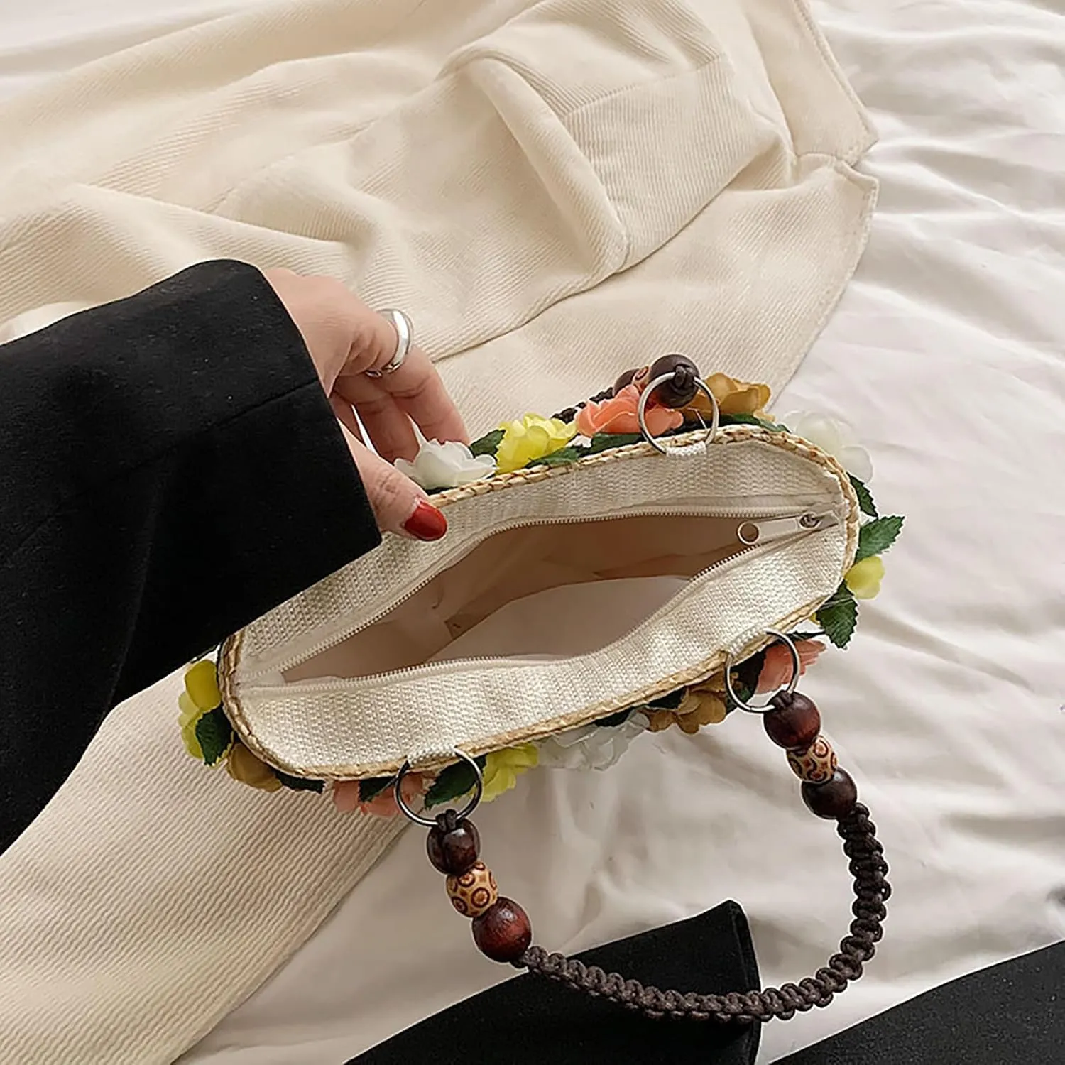 Helenbra Women's Flower Straw Handmade Handbag,Summer Retro Braided Handle Shoulder Bag Boho Beach Travel Handwoven Bag