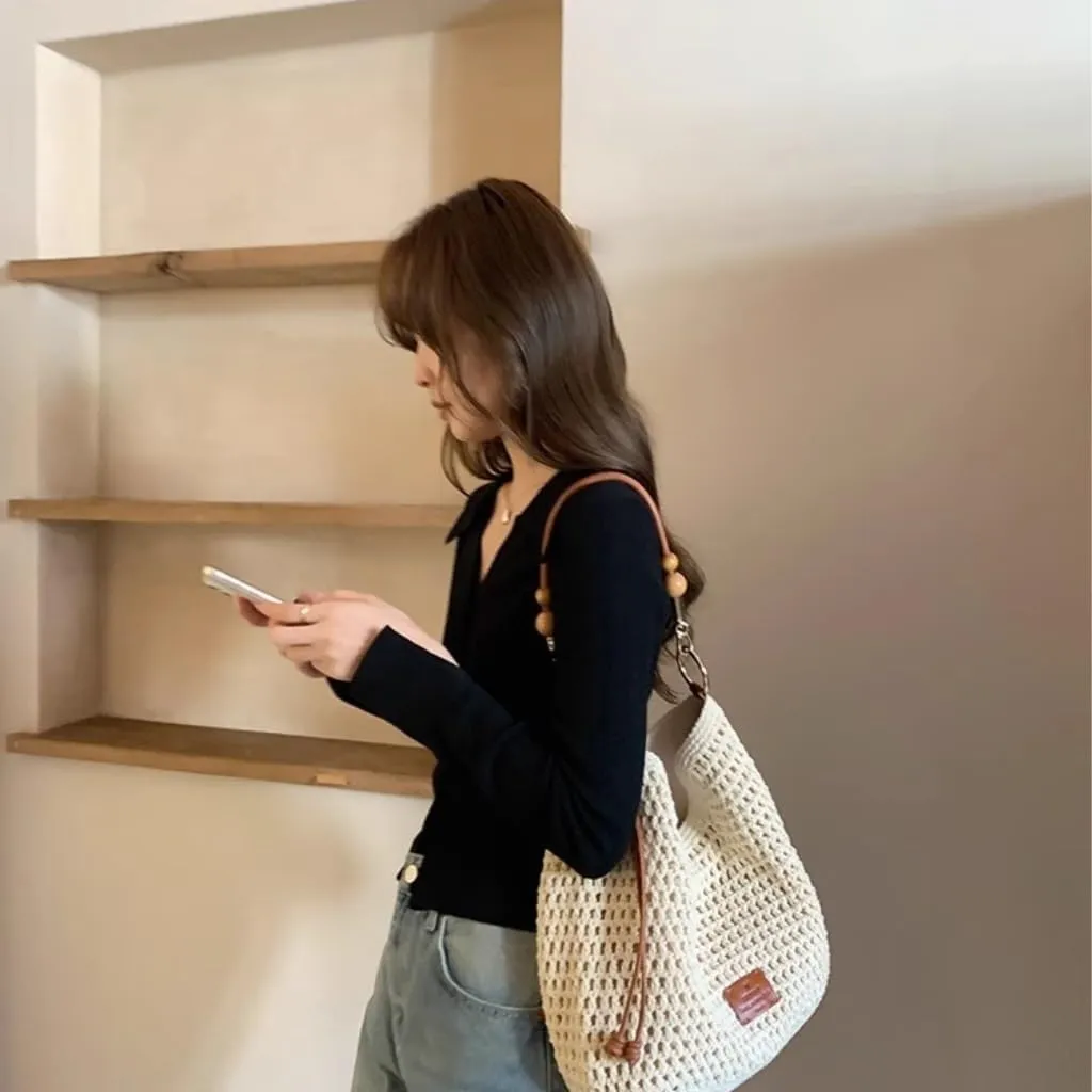 Large capacity Bag Simple and Stylish Straw Half - moon Handbag: Deduce an Elegant Style for Outings Ladies shoulder Bag