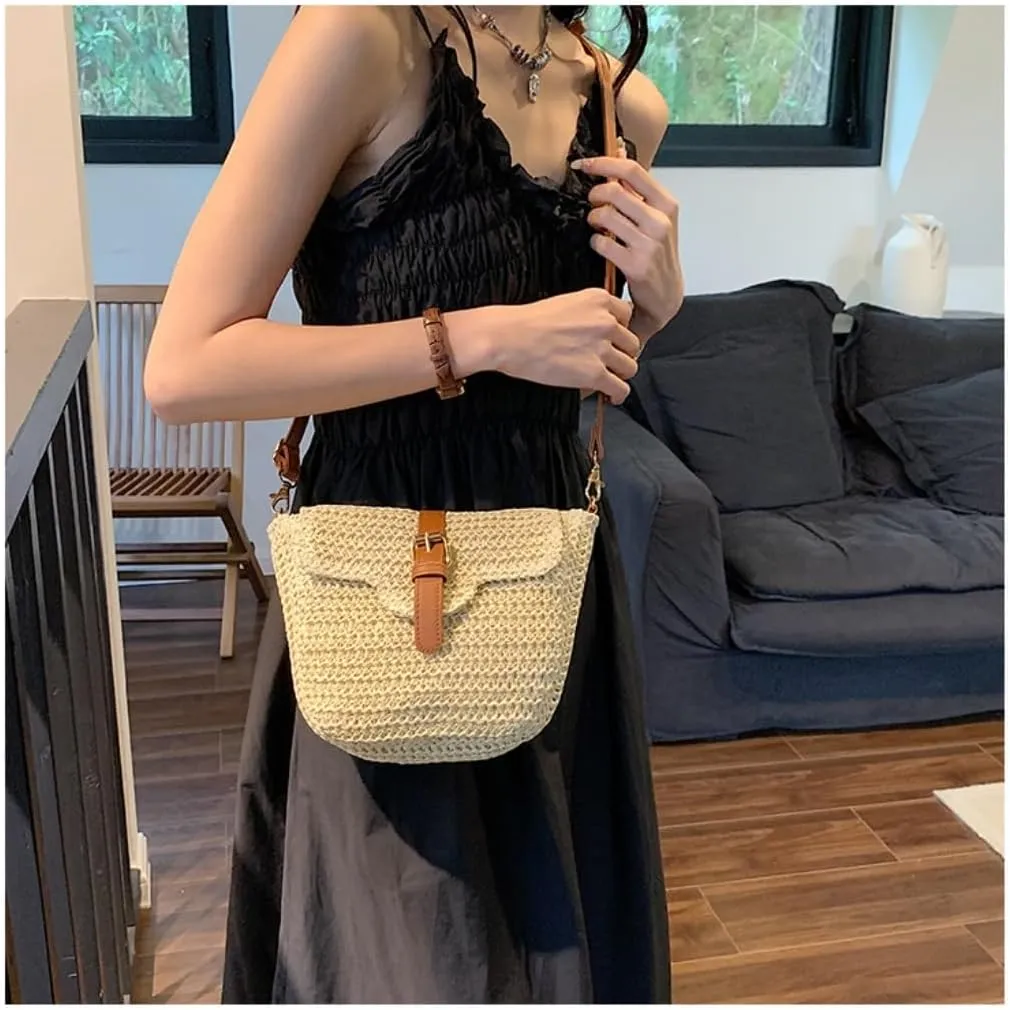 Large capacity Bag Simple Straw and Leather Crossbody Bag, A Stylish Choice for Outings Ladies shoulder Bag(Brown)