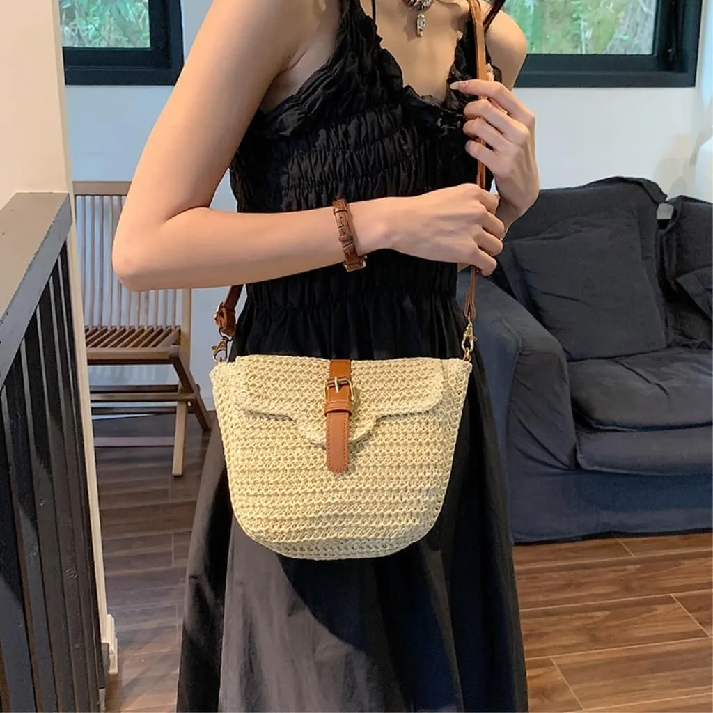 Large capacity Bag Simple Straw and Leather Crossbody Bag, A Stylish Choice for Outings Ladies shoulder Bag(Brown)