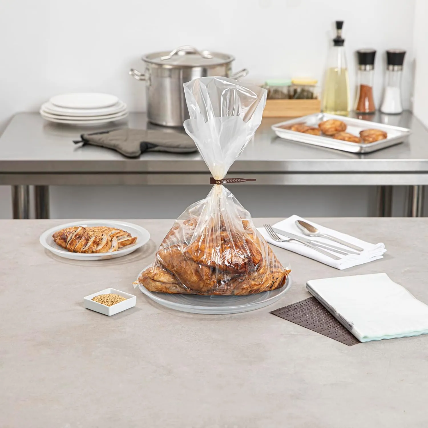 Restaurantware-Fresh Hero 18 × 12 Inch Oven Bags, 50 Count,Nylon Oven-Roasting Cooking Bags With Ties - Do Not Contain BPA, Disposable, Clear Suitable For Chicken, Meat Poultry, Vegetables
