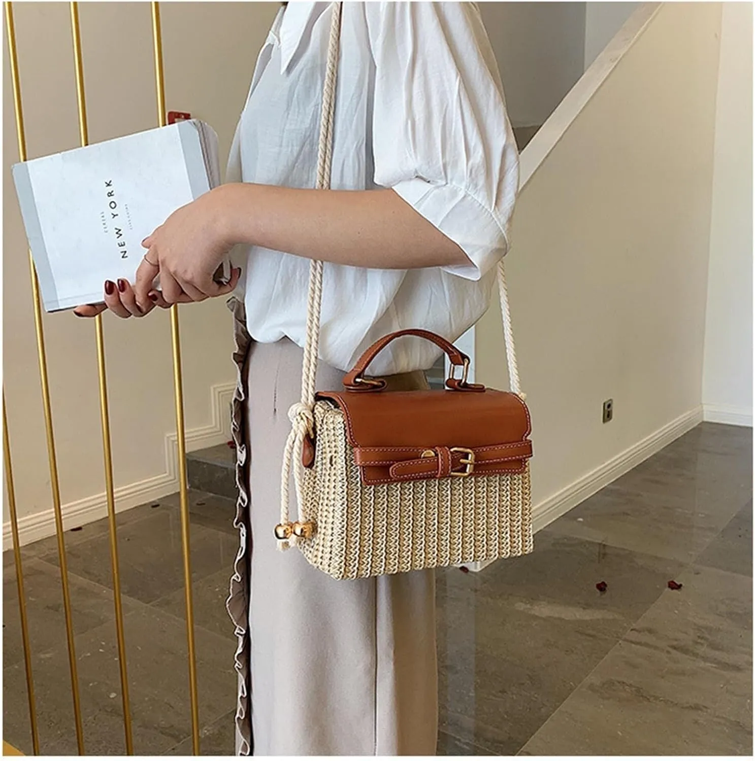 Small Cute Beach Bags for Women Straw Purses for Women Summer Purse Vacation Handbags Crossbody Bags Shoulder Bag(Brown)