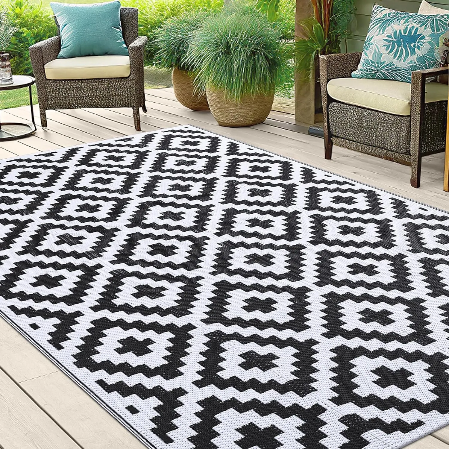 Smiry Waterproof Outdoor Rug 5x8 ft, Reversible Plastic Straw Patio Camping Rugs, Outdoor Indoor RV Mat Carpet for Patio, Outside Entry, Backyard, Deck, Bench, Picnic, Camper, Black & White