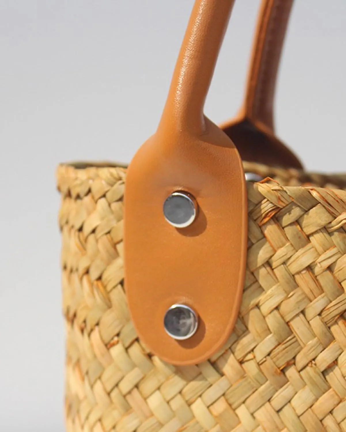 Straw Basket Tote Bag Bulk Handmade Straw Beach Bags PU leather with Hollow Woven Top Handle Straw Handbag