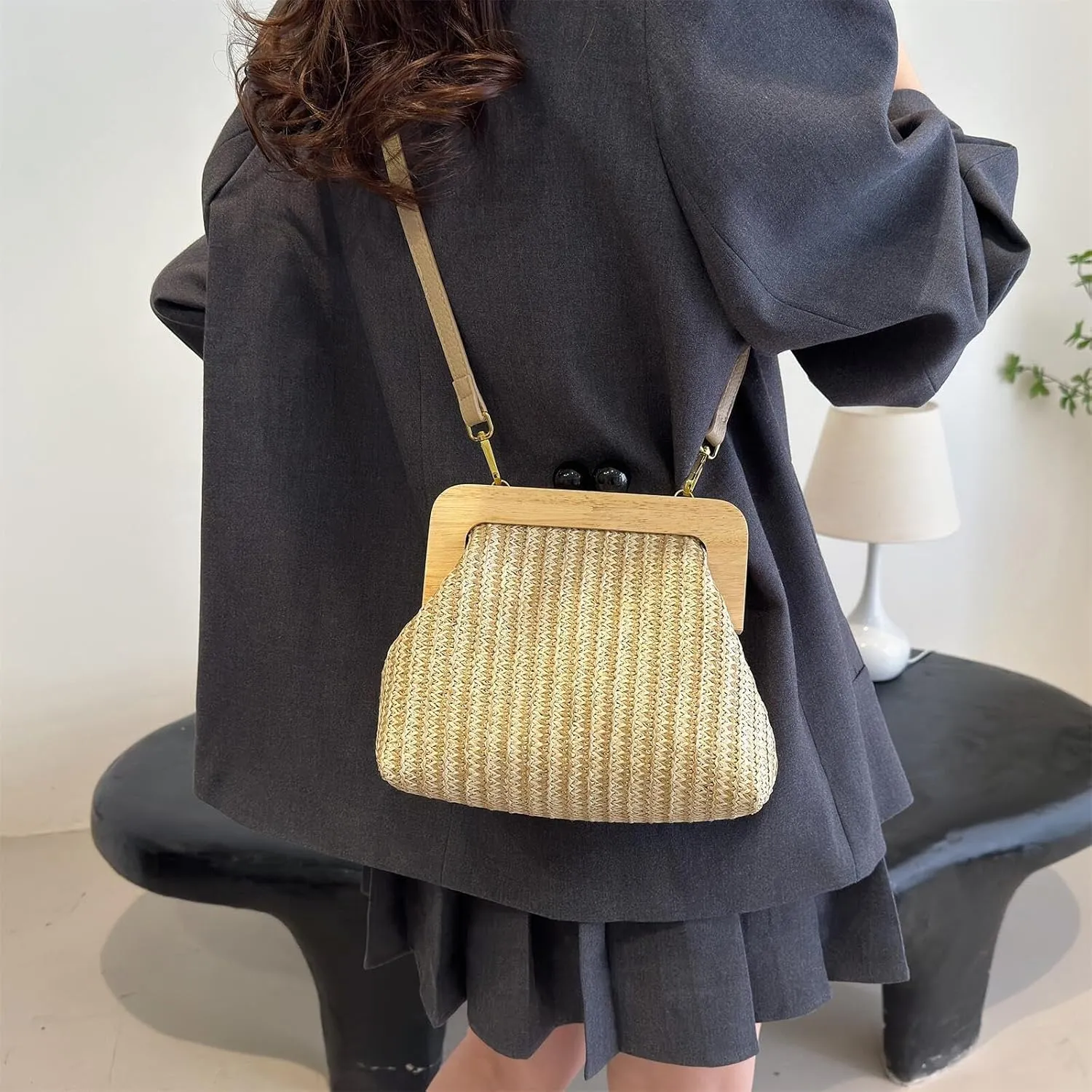 Straw Clip Crossbody Shoulder Bag for Women Clutch Purse Summer Beach Woven Pouch Handbag for Party Vacation