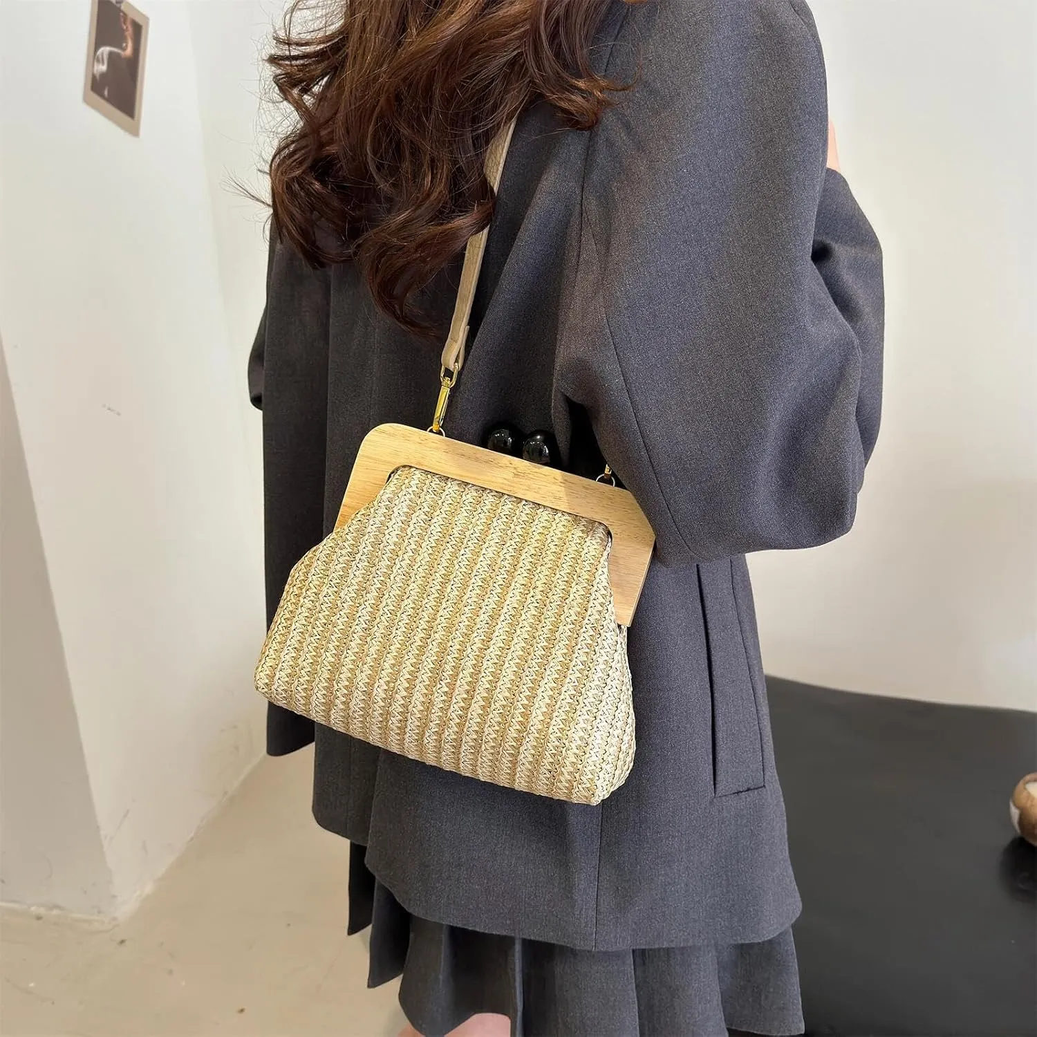 Straw Clip Crossbody Shoulder Bag for Women Clutch Purse Summer Beach Woven Pouch Handbag for Party Vacation