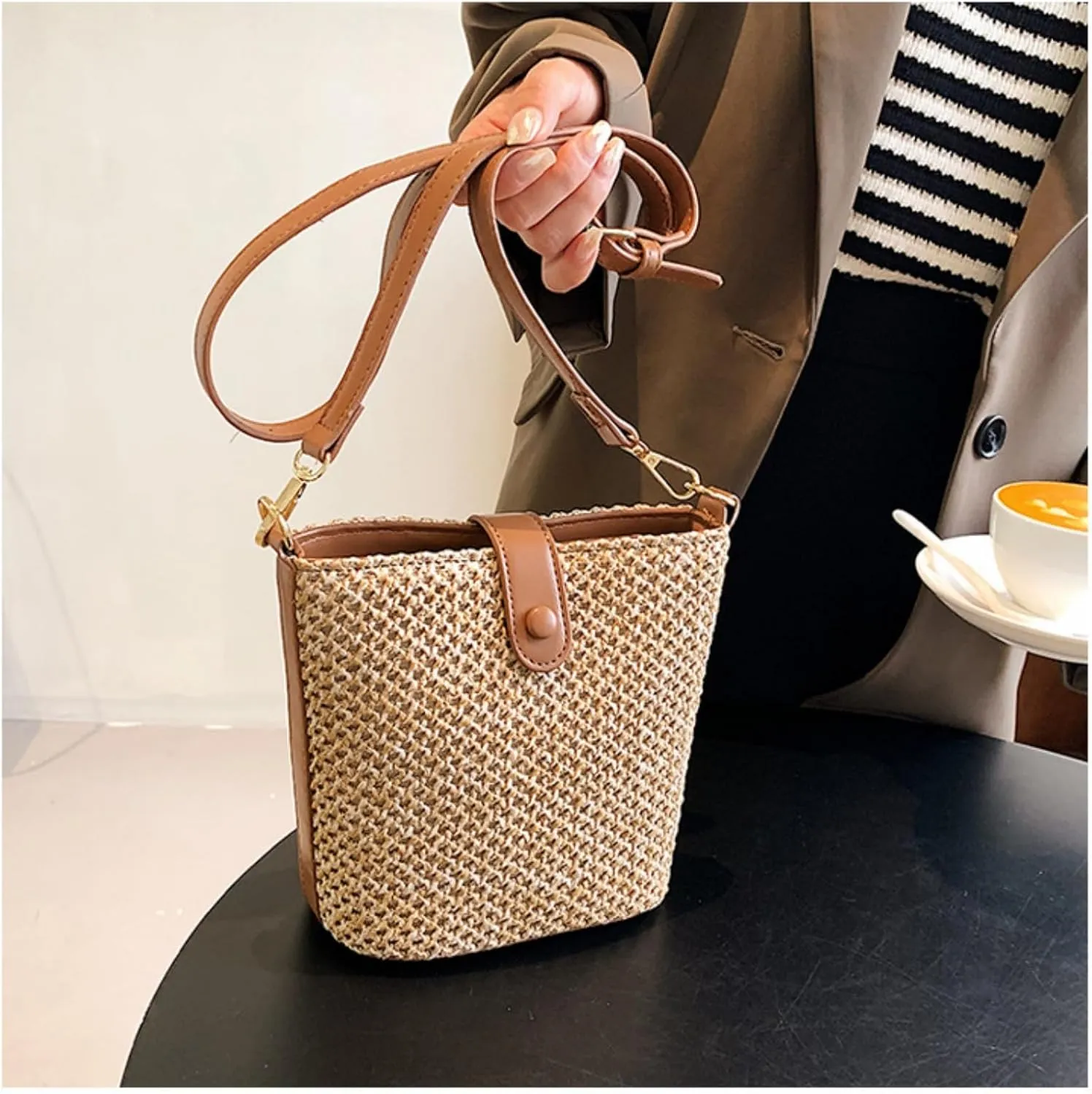 Women 2025 Summer Purse Straw Woven Cross Body Bucket Bag Trendy Shoulder Handbag Casual Tote Travel Beach