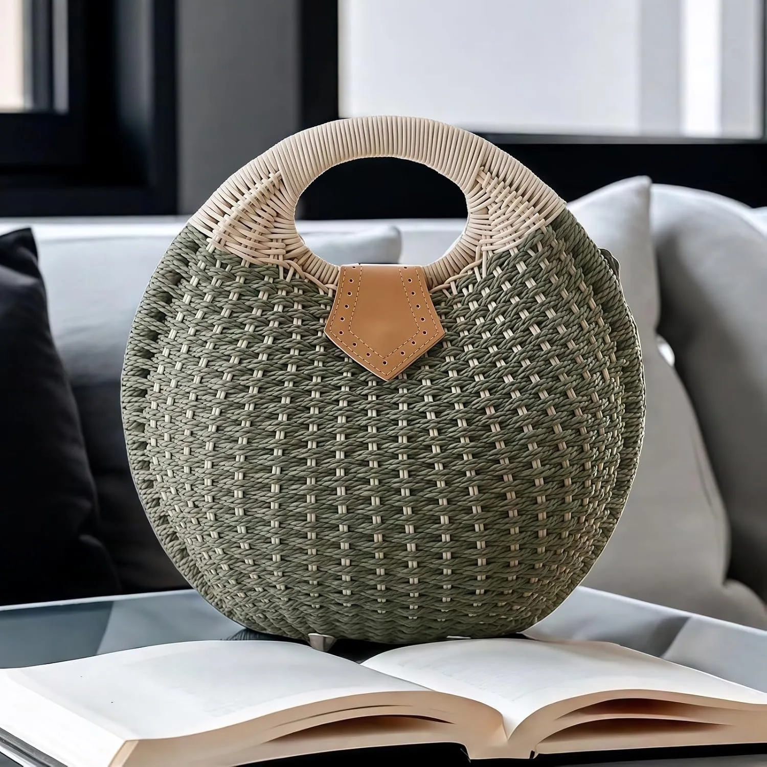 Women’s Handwoven Rattan Handbags Stylish Straw Tote for Summer Beach Retro Woven Shell Bag