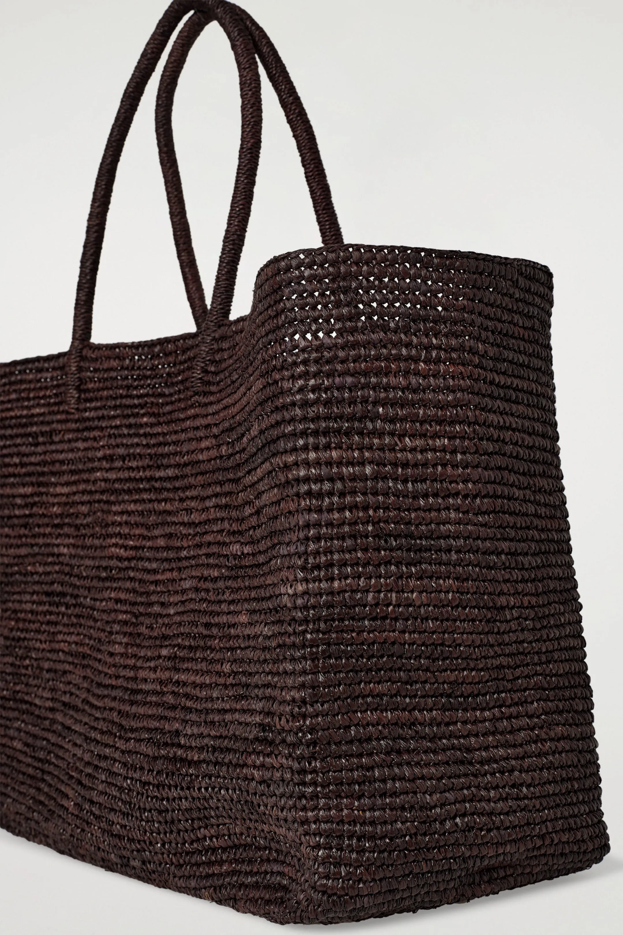 Woven tote bag - raffia
