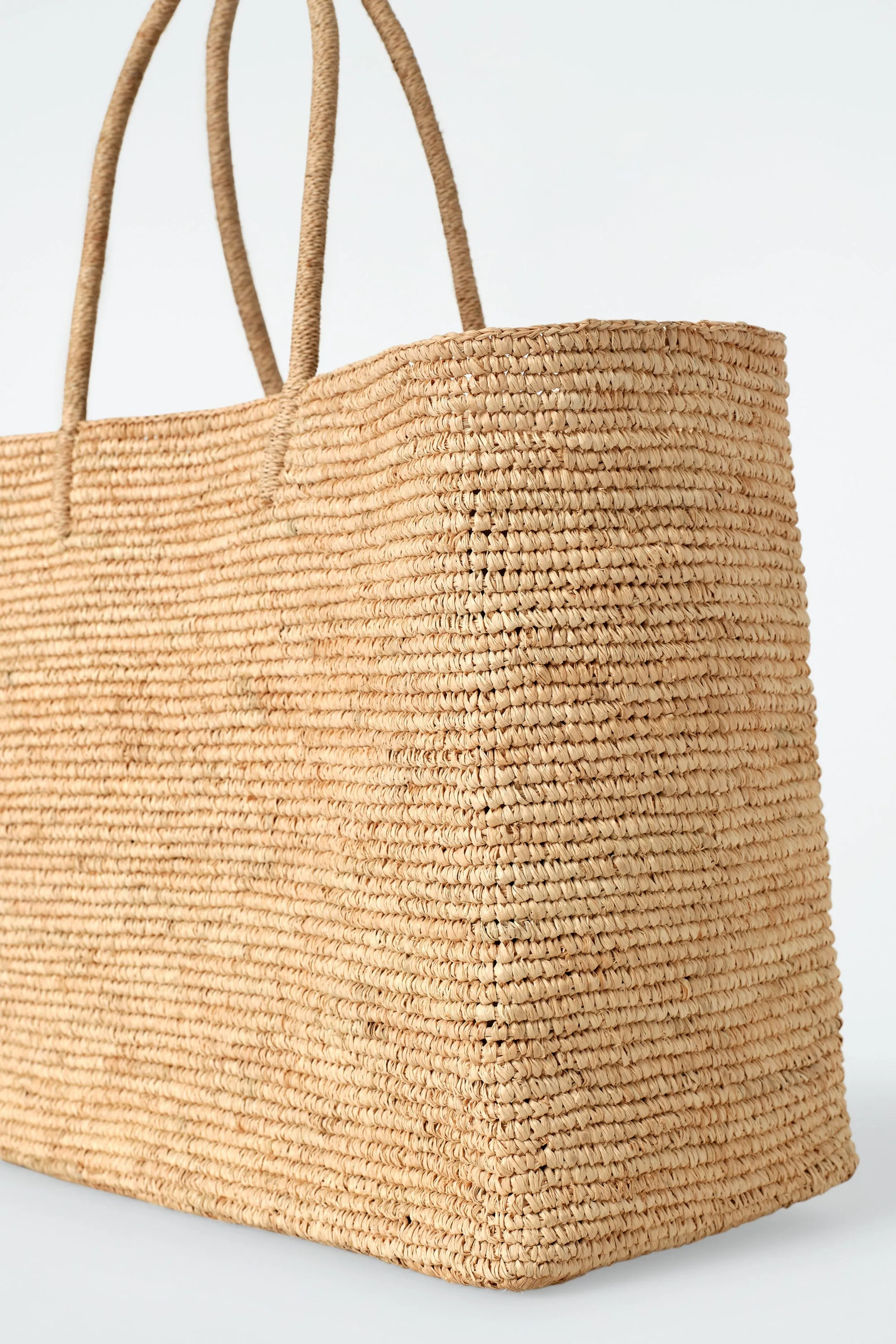 Woven tote bag - raffia