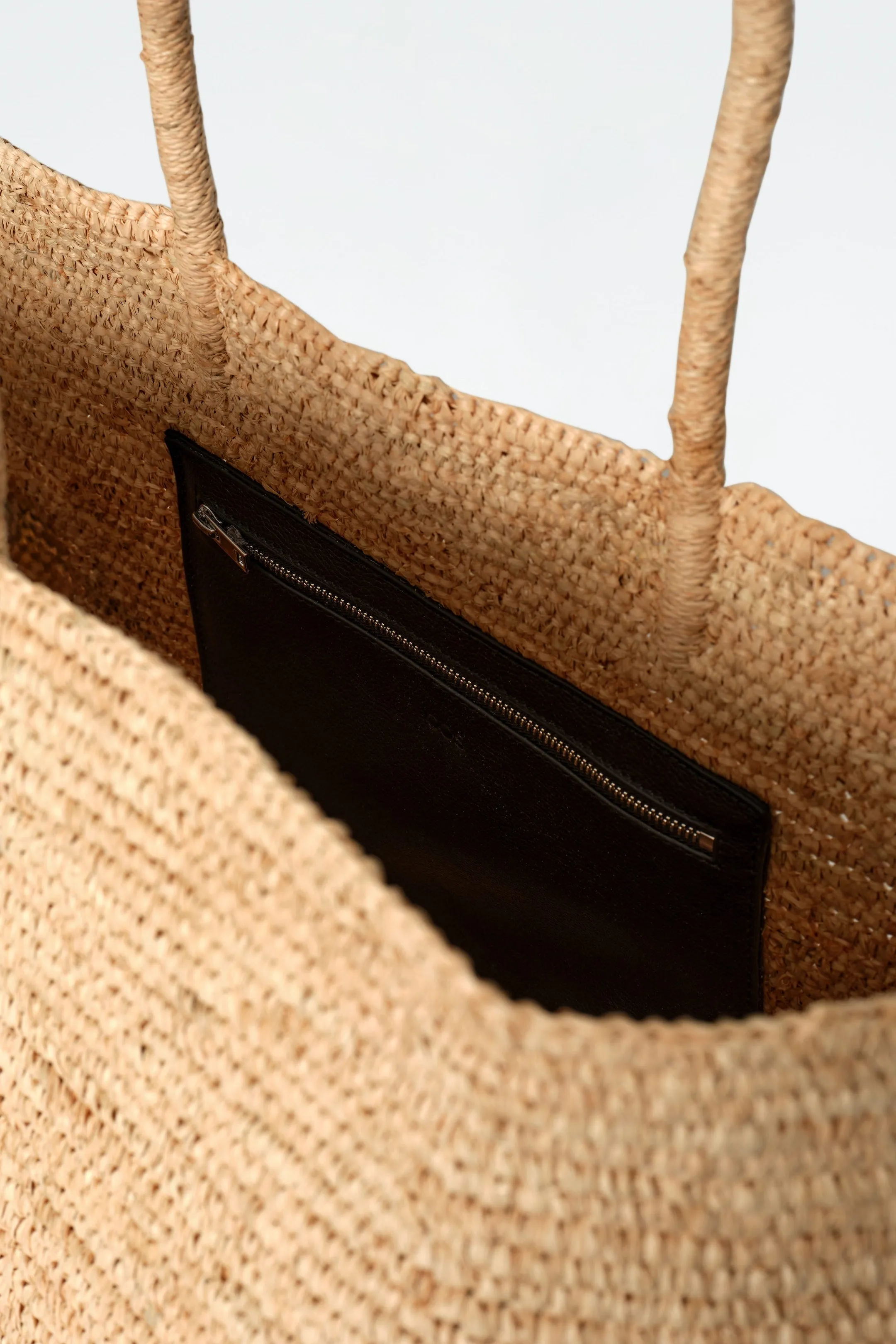 Woven tote bag - raffia